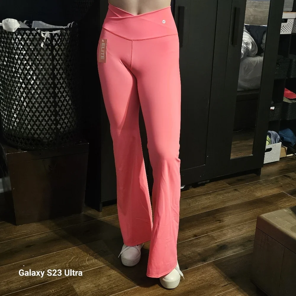 NWT Bell bottom leggings Size small - Picture 3 of 11